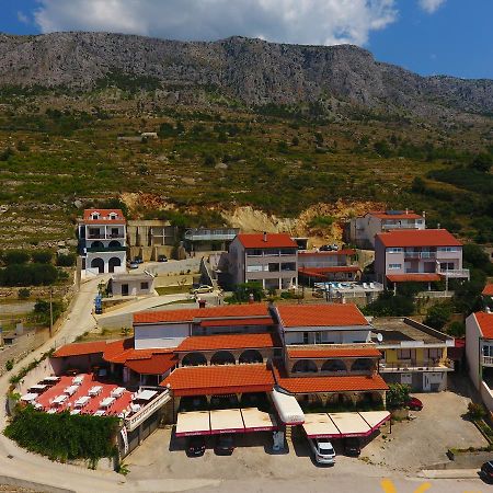 Villa Ljetni San Омиш Экстерьер фото