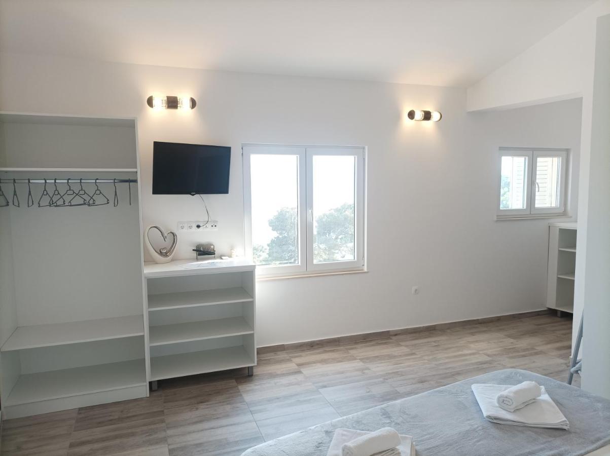 Villa Ljetni San Омиш Экстерьер фото