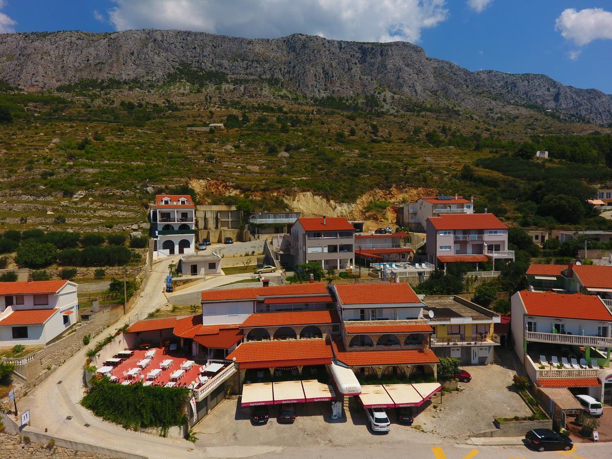 Villa Ljetni San Омиш Экстерьер фото